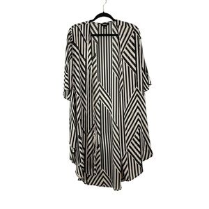 Torrid Black & Ivory Geometric Stripe Open Front Kimono – Size 2 (2X)
